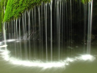 cascada bigar se afla in topul celor mai ciudate cascade din lume