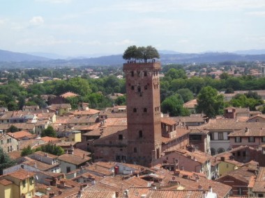 Turnul Guinigi, Italia